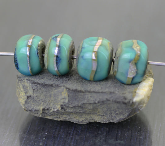 2 paires de perles Sea Rocks bleu vert pâle #224102