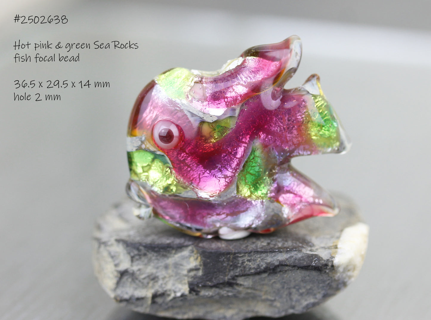 Perle Poisson Sea Rocks rose pivoine & vert #2502638