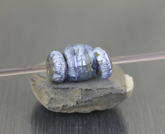 Trio de perles gros trou bleu Myosotis Sea Rocks