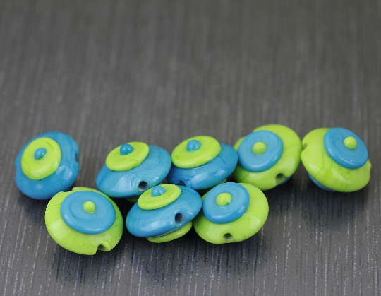 Perles de verre bleu turquoise et vertes Soucoupes Volantes