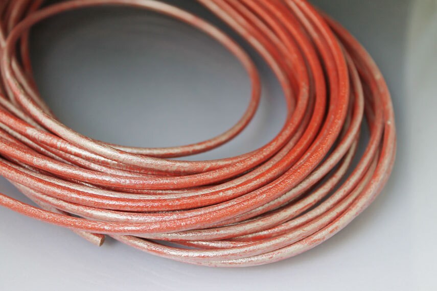 1 m Cordon cuir rouge corail métallisé Cuir 3mm Cordon 3 mm Cuir pleine fleur 3 mm Cuir rose Cuir métallisé Cordon métallisé Cordon 3 mm