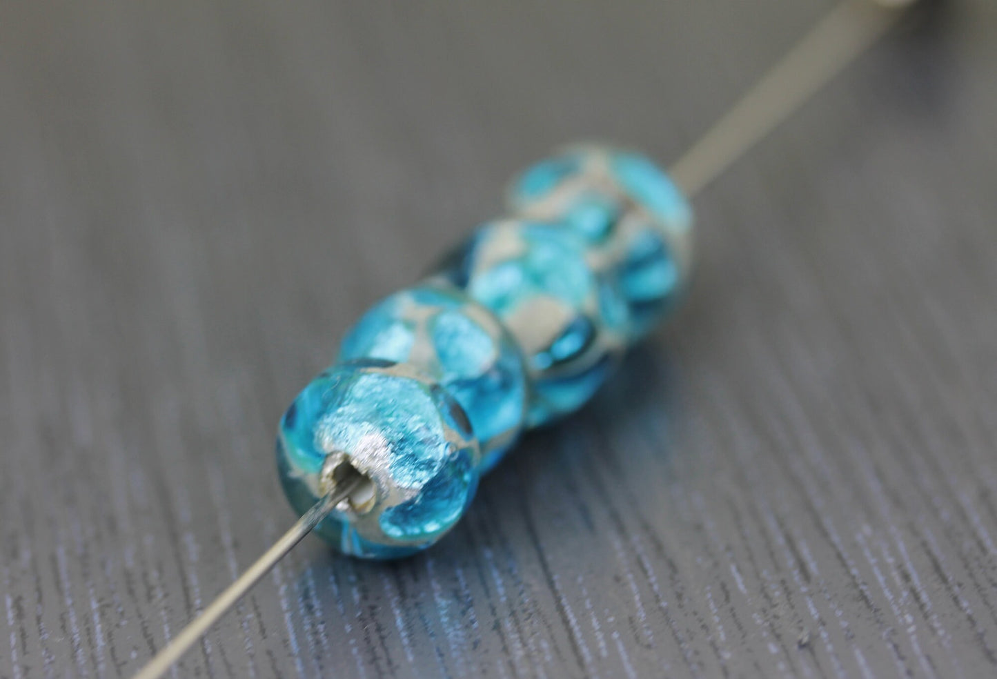 2 Paires de perles bleu turquoise. Duo de perles en verre filé au chalumeau fait main pour boucles d'oreilles ou bracelet.. Anne Londez SRA