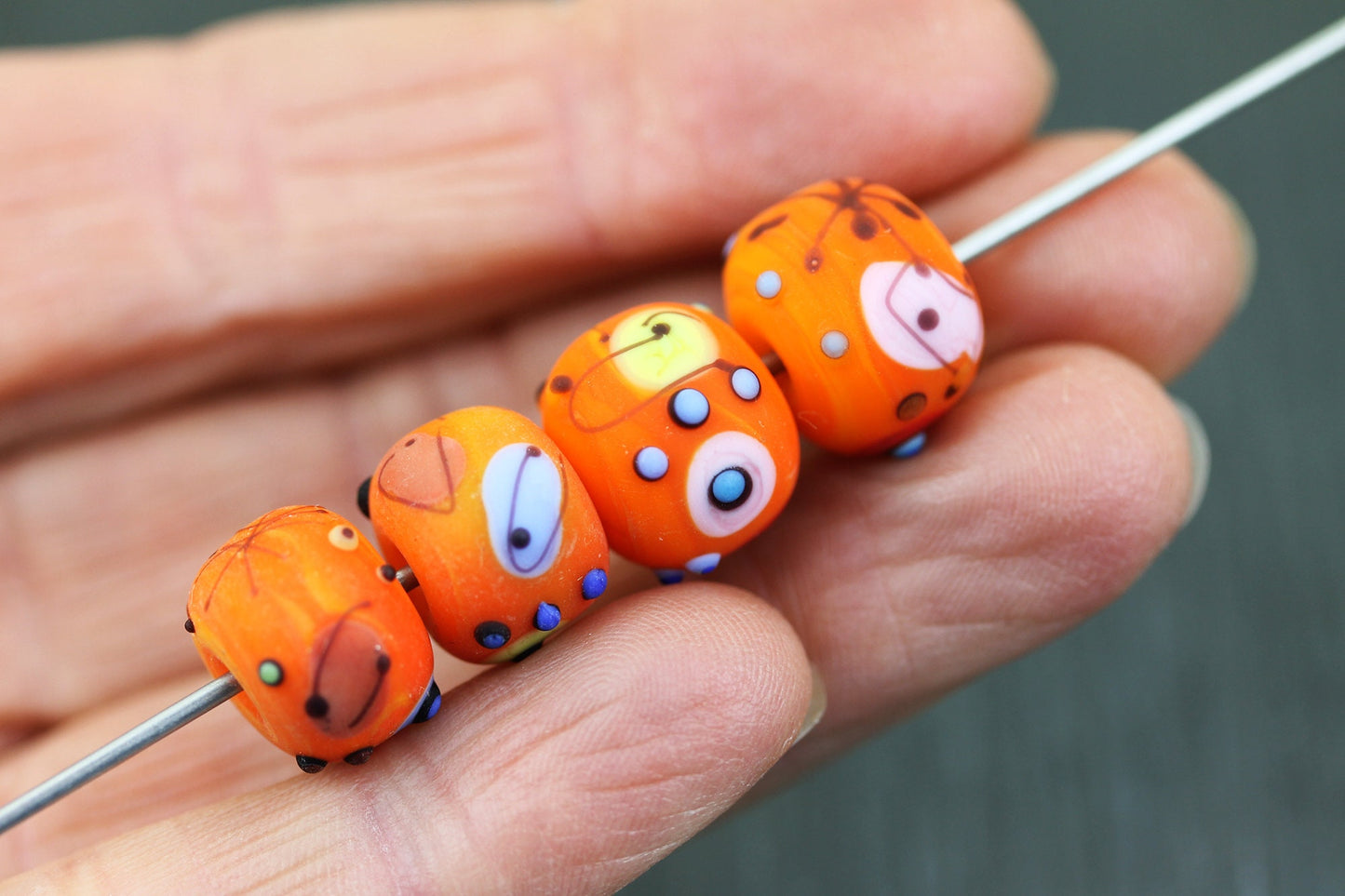 2 paires de Perles en verre oranges Miro. Lot de Perles de verre intercalaires. Artisan lampwork perles d'art Anne Londez SRA OOAK