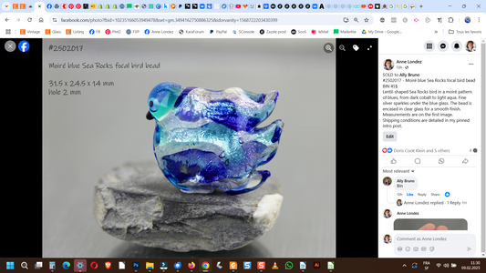 Moiré blue Sea Rocks focal bird bead #2502017