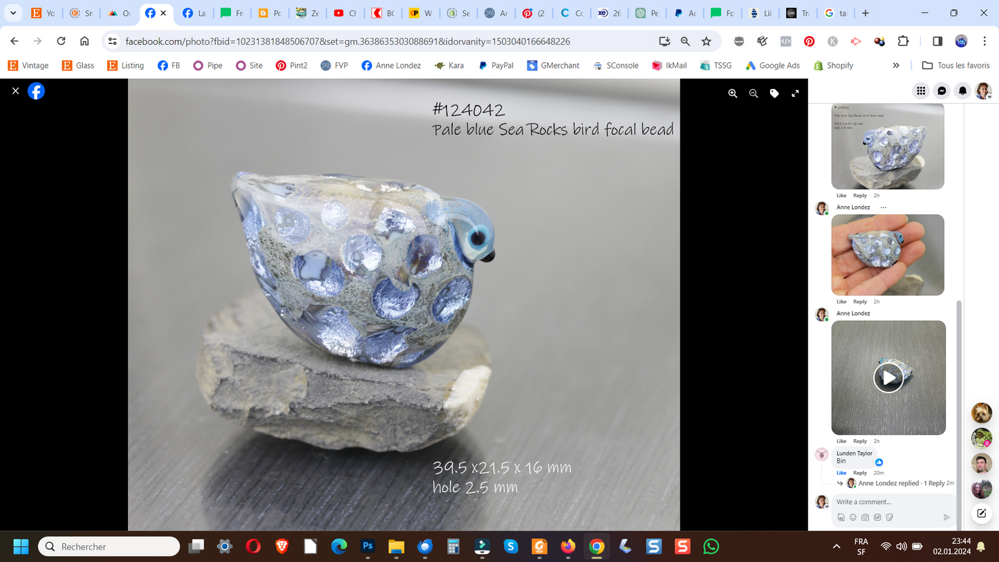 #124042 - Pale blue Sea Rocks bird focal bead