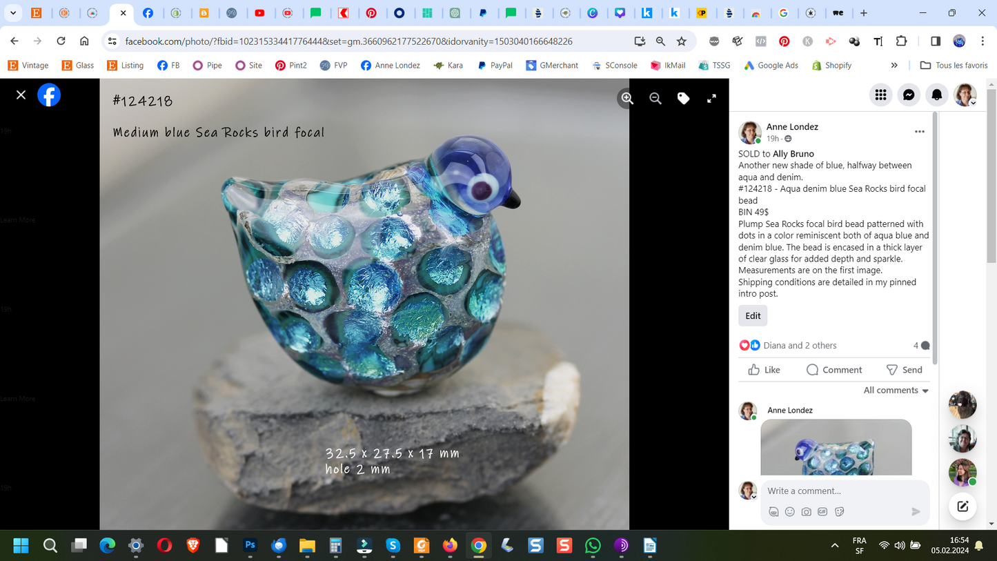 #124218-Medium  Blue Sea Rocks Bird focal bead
