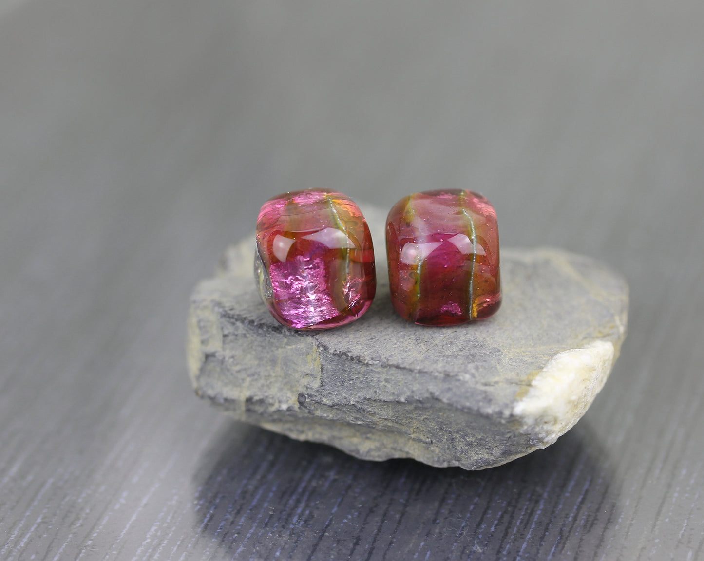 #124023 Pink/peach Sea Rocks dice bead pair