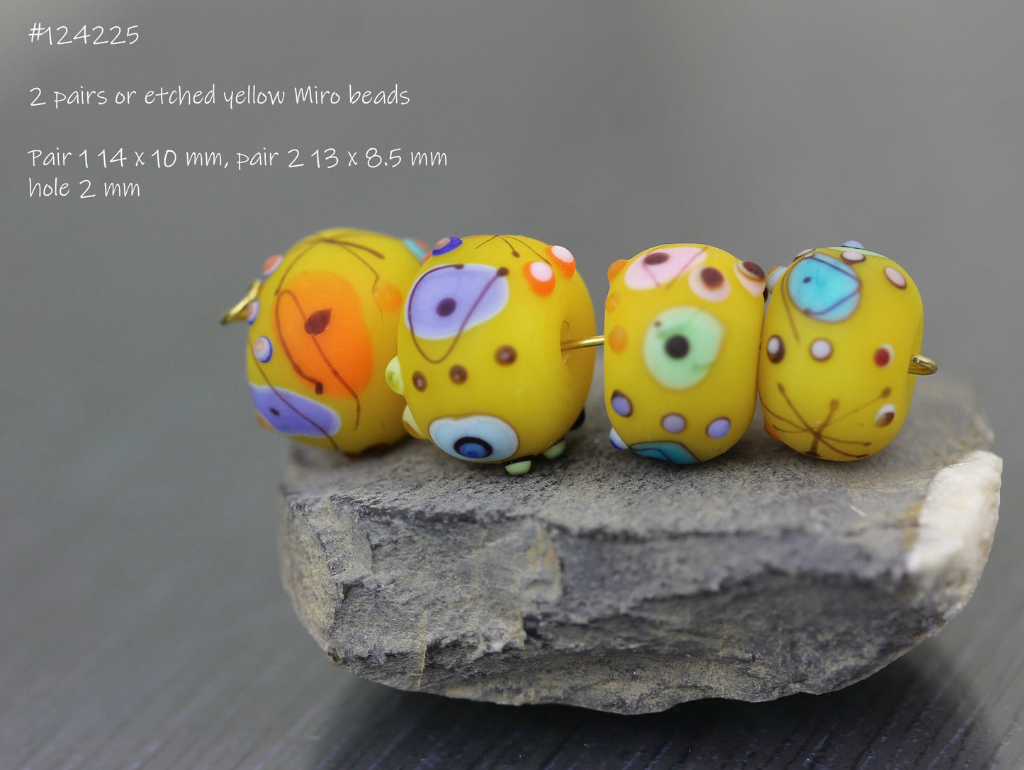 #124225 2 pairs of MIro yellow beads