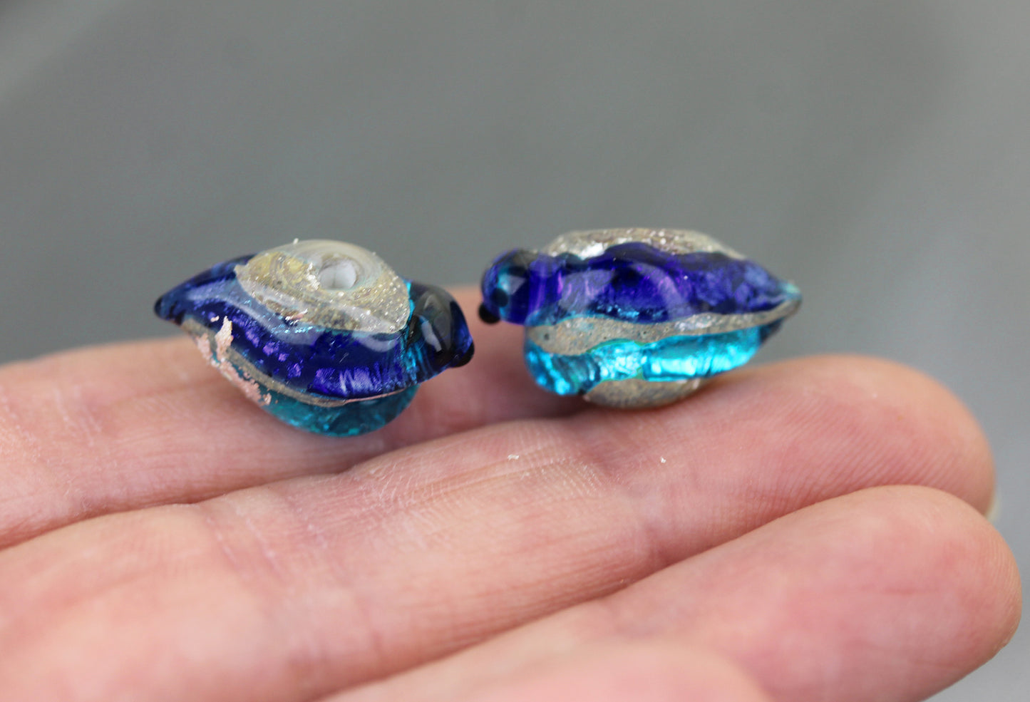 Cobalt & aqua blue Sea Rocks bird bead pair #0924126