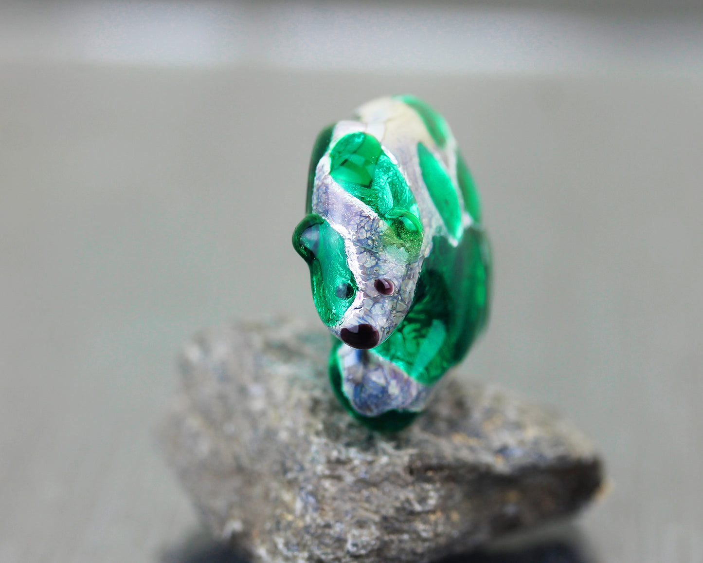 Ours Polaire  vert émeraude  Sea Rocks #2512231