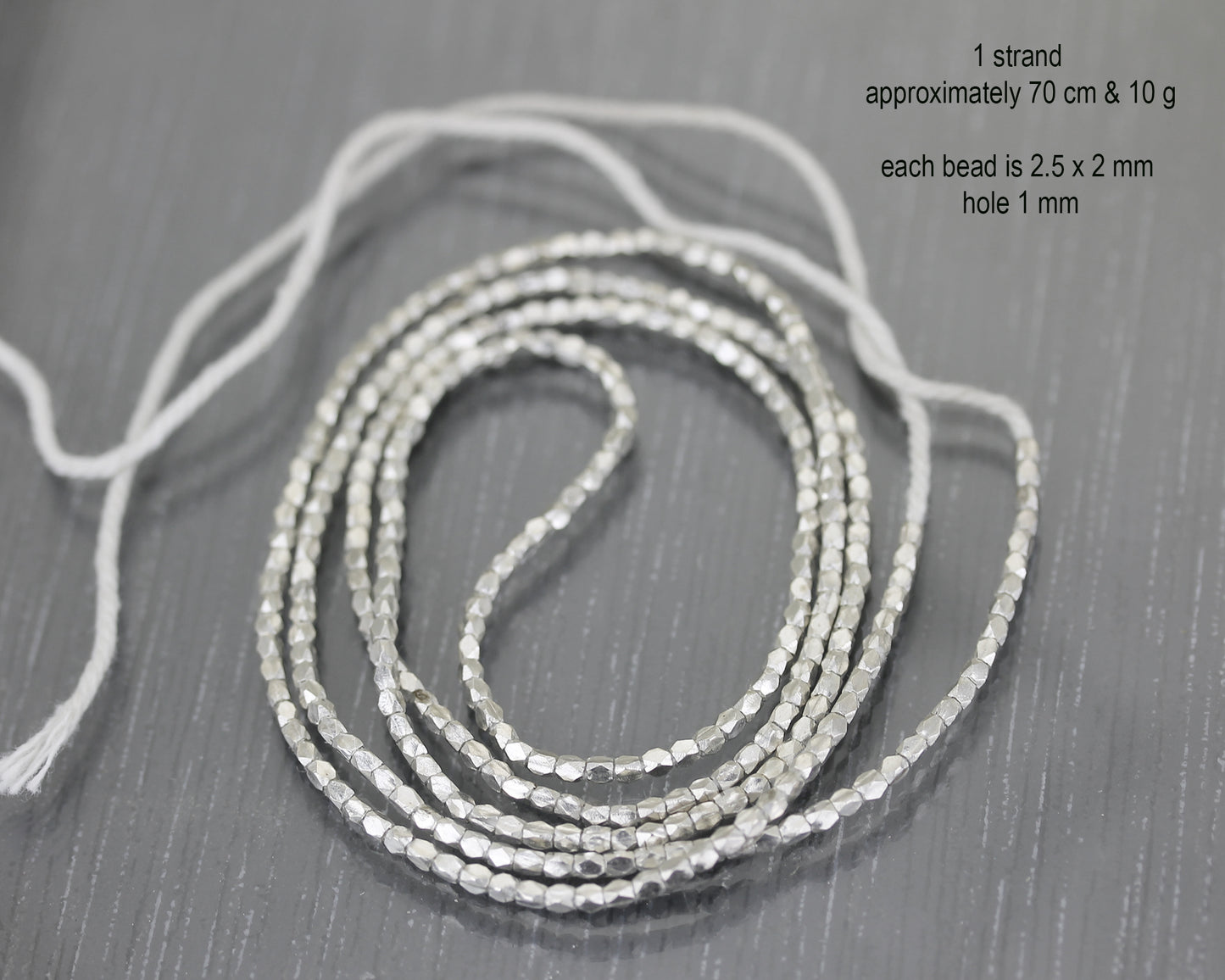 1 rang de perles en argent carrées cubiques Thai Karen HIll Tribe 2,5x2 mm