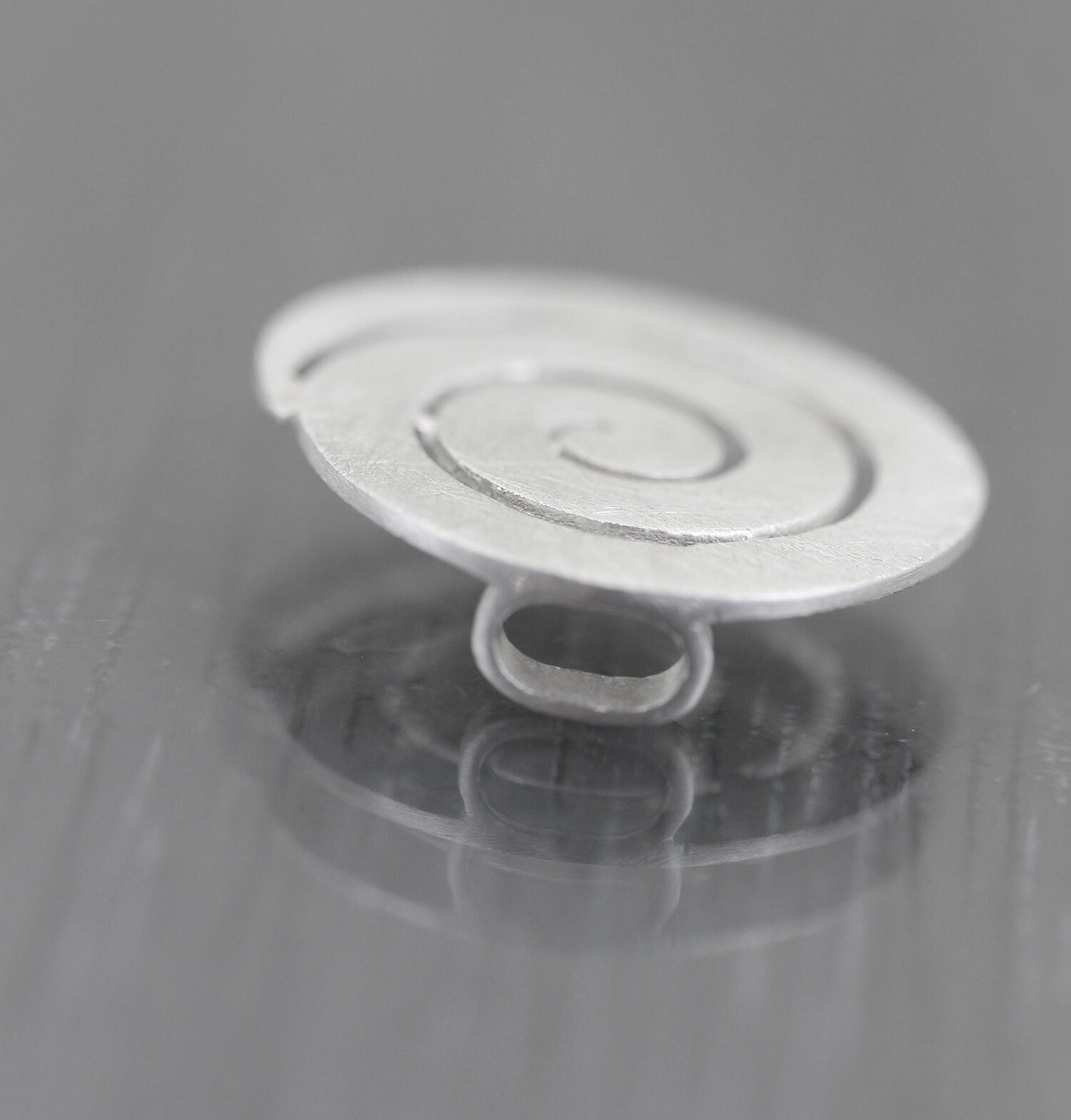 22mm Pendentif Bolo spirale en Argent 925 brossé Ring Ding. Perle charme pour cuir.