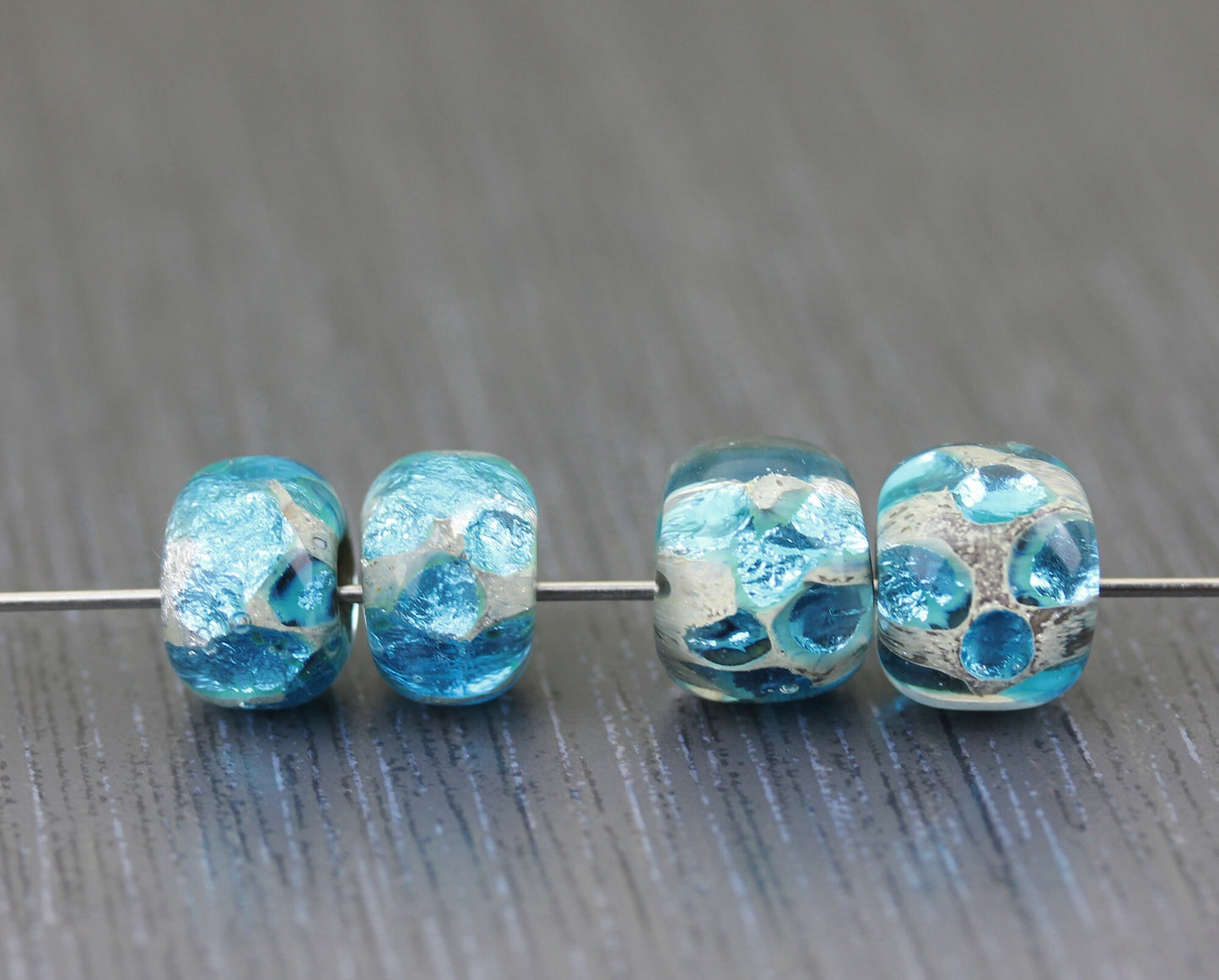 2 Paires de perles bleu turquoise. Duo de perles en verre filé au chalumeau fait main pour boucles d'oreilles ou bracelet.. Anne Londez SRA