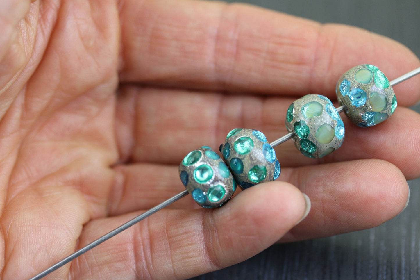 2 Paires de perles rondes bleu-vert. Duo de perles pour boucles d'oreilles. Perles grises et turquoises. Perle en verre Dés Anne Londez SRA